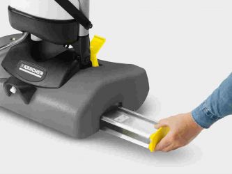 Stroj na �i�t�n� koberc� BRS 43/500 C