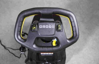 Stroj na �i�t�n� koberc� BRC 40/22 C